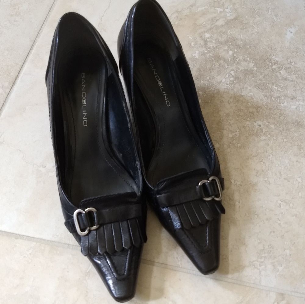 Bandolino Black Kitten Heel Dress Shoes